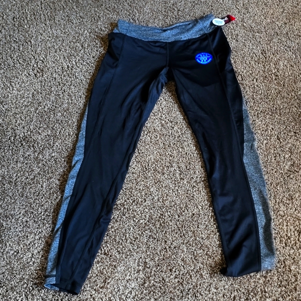 Women's active leggings size small